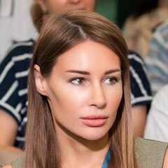 Анна Энговатова